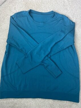 Women’s Lululemon Athletic Long Sleeve Top